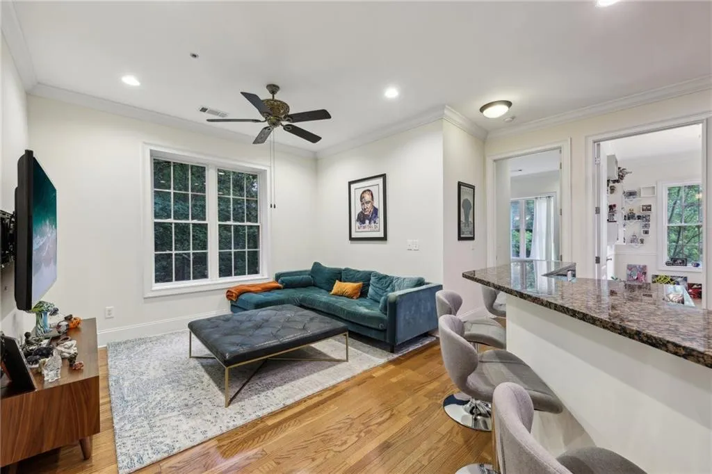 3280 Stillhouse Lane Se Unit 212, Atlanta, Georgia 30339, 3 Bedrooms Bedrooms, ,3 BathroomsBathrooms,Residential,For Sale,3280 Stillhouse Lane Se Unit 212,7585356