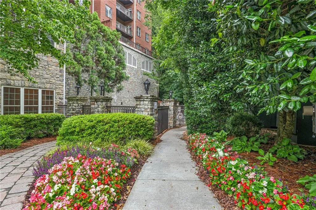 3280 Stillhouse Lane Se Unit 212, Atlanta, Georgia 30339, 3 Bedrooms Bedrooms, ,3 BathroomsBathrooms,Residential,For Sale,3280 Stillhouse Lane Se Unit 212,7585356
