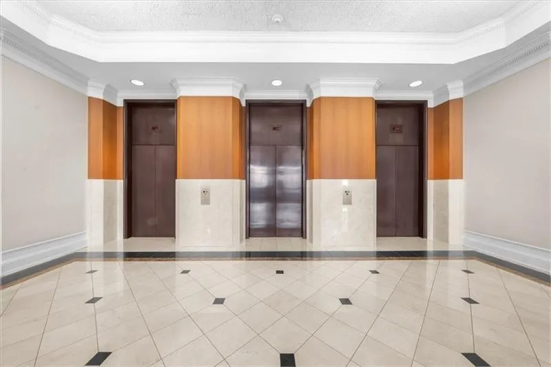 3475 Oak Valley Road Ne Unit 410, Atlanta, Georgia 30326, 1 Bedroom Bedrooms, 0 ,1 BathroomBathrooms,Residential,For Sale,3475 Oak Valley Road Ne Unit 410,7776402