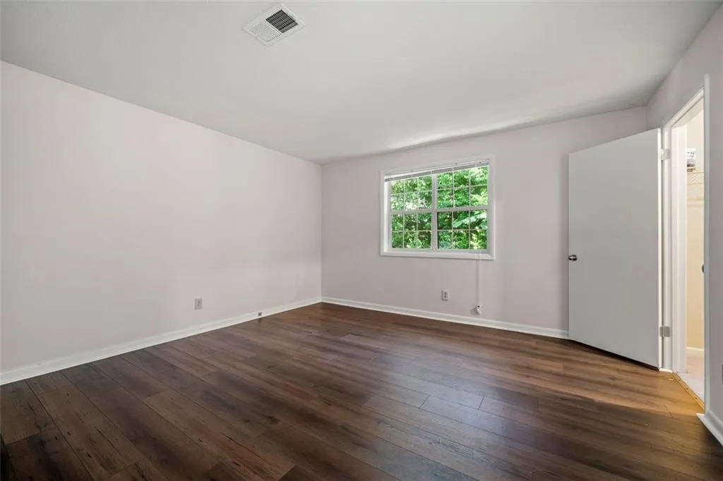6900 Roswell Road Ne Unit I 4, Atlanta, Georgia 30328, 2 Bedrooms Bedrooms, ,2 BathroomsBathrooms,Residential,Sold,6900 Roswell Road Ne Unit I 4,6905773
