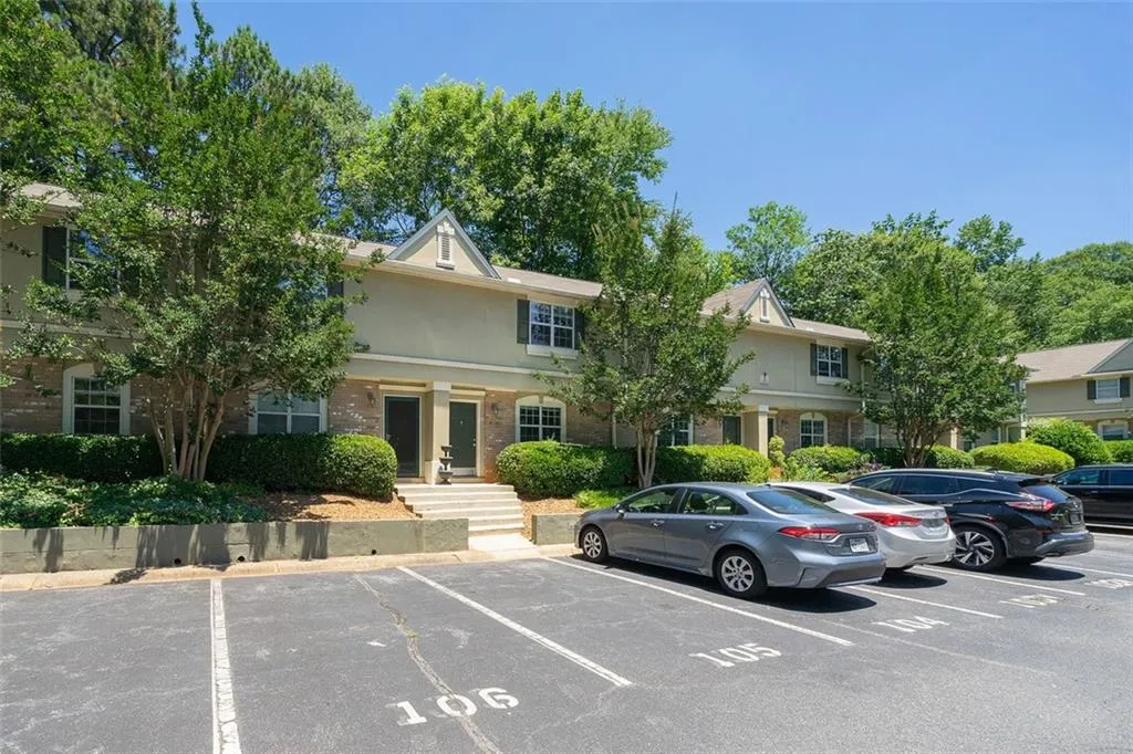 6900 Roswell Road Ne Unit I 4, Atlanta, Georgia 30328, 2 Bedrooms Bedrooms, ,2 BathroomsBathrooms,Residential,Sold,6900 Roswell Road Ne Unit I 4,6905773