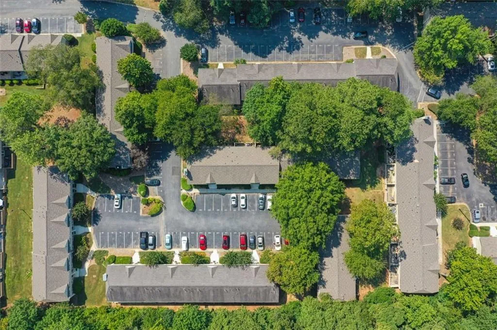 6900 Roswell Road Ne Unit I 4, Atlanta, Georgia 30328, 2 Bedrooms Bedrooms, ,2 BathroomsBathrooms,Residential,Sold,6900 Roswell Road Ne Unit I 4,6905773