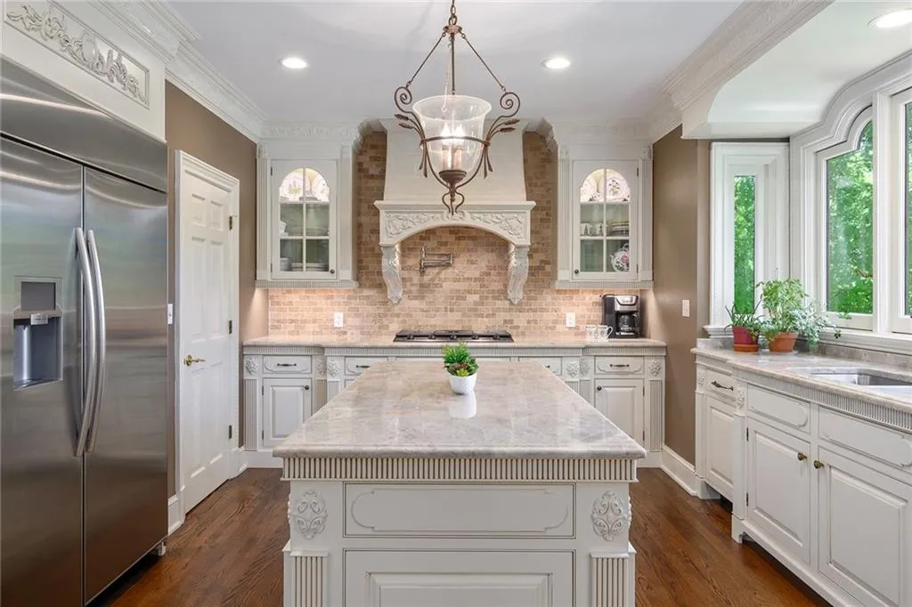 9669 Huntcliff Trace, Sandy Springs, Georgia 30350, 6 Bedrooms Bedrooms, ,4 BathroomsBathrooms,Residential,Sold,9669 Huntcliff Trace,6883425