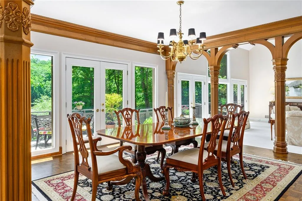 9669 Huntcliff Trace, Sandy Springs, Georgia 30350, 6 Bedrooms Bedrooms, ,4 BathroomsBathrooms,Residential,Sold,9669 Huntcliff Trace,6883425