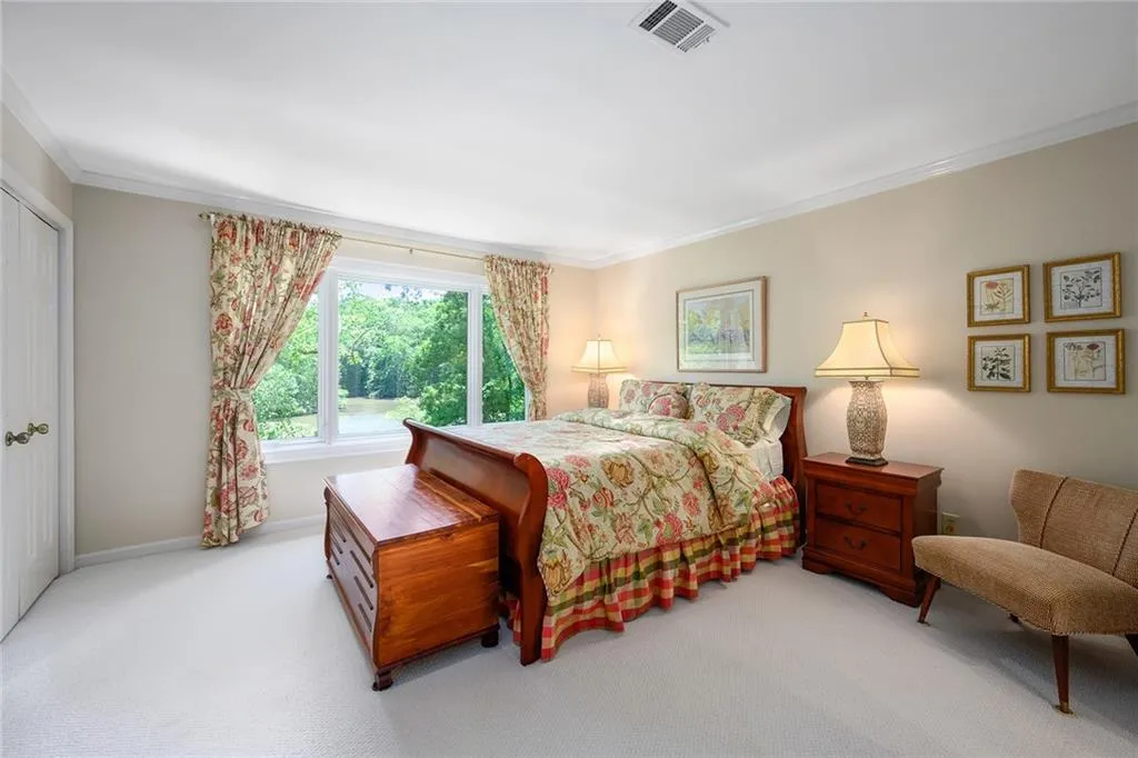 9669 Huntcliff Trace, Sandy Springs, Georgia 30350, 6 Bedrooms Bedrooms, ,4 BathroomsBathrooms,Residential,Sold,9669 Huntcliff Trace,6883425