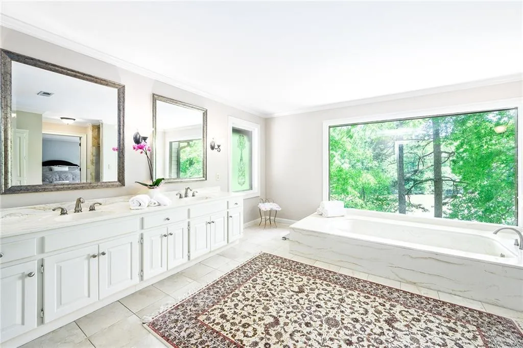 9669 Huntcliff Trace, Sandy Springs, Georgia 30350, 6 Bedrooms Bedrooms, ,4 BathroomsBathrooms,Residential,Sold,9669 Huntcliff Trace,6883425