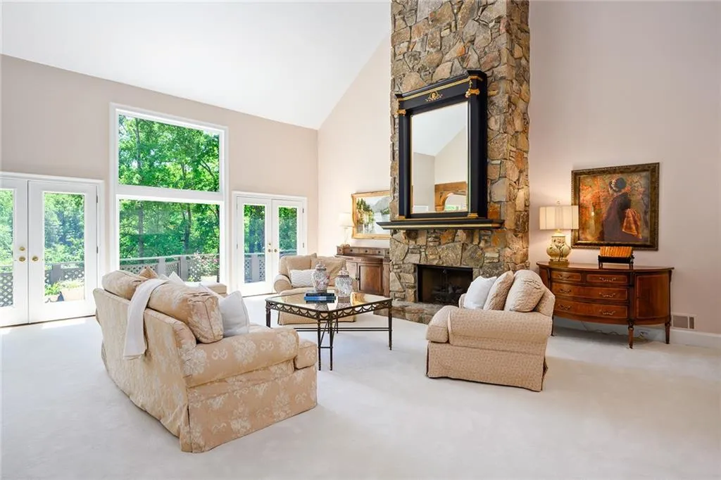 9669 Huntcliff Trace, Sandy Springs, Georgia 30350, 6 Bedrooms Bedrooms, ,4 BathroomsBathrooms,Residential,Sold,9669 Huntcliff Trace,6883425