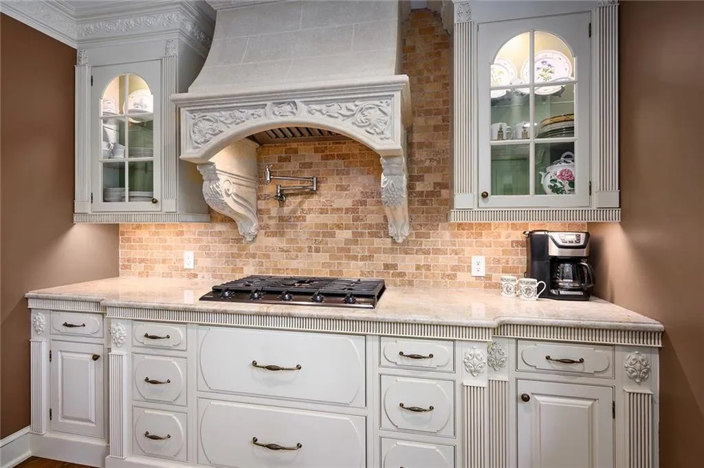 9669 Huntcliff Trace, Sandy Springs, Georgia 30350, 6 Bedrooms Bedrooms, ,4 BathroomsBathrooms,Residential,Sold,9669 Huntcliff Trace,6883425