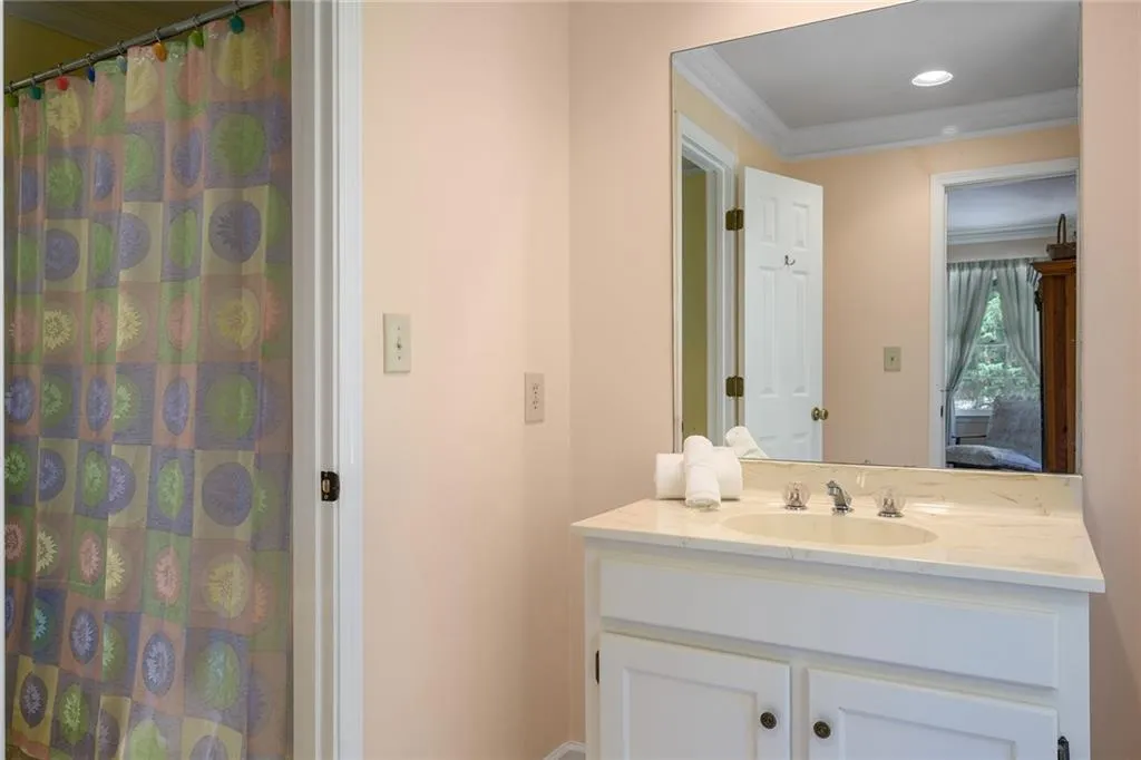 9669 Huntcliff Trace, Sandy Springs, Georgia 30350, 6 Bedrooms Bedrooms, ,4 BathroomsBathrooms,Residential,Sold,9669 Huntcliff Trace,6883425