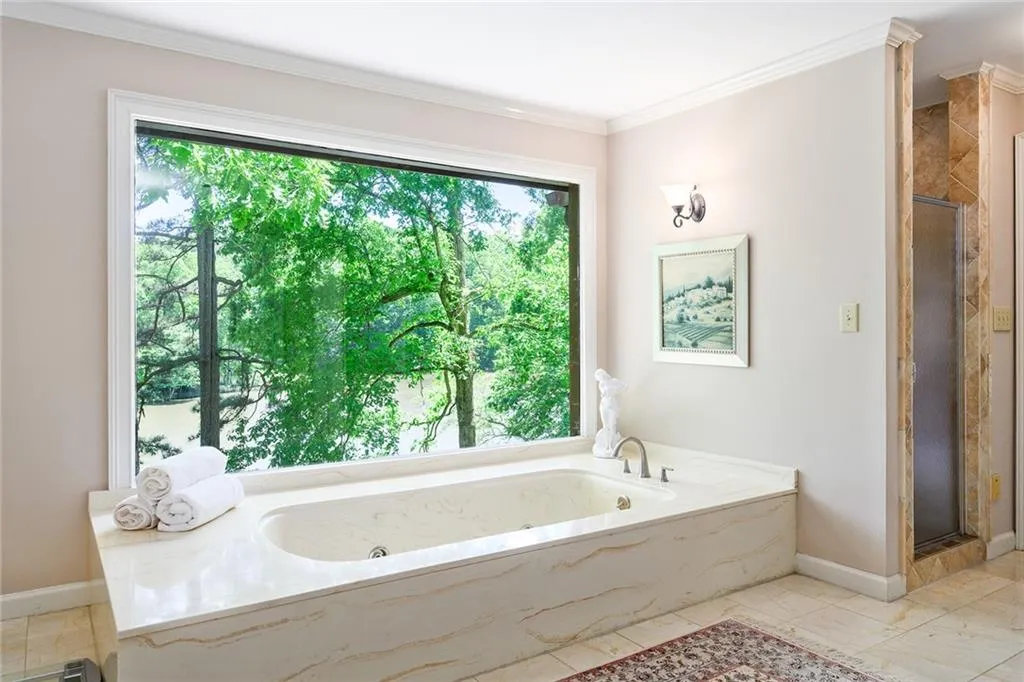 9669 Huntcliff Trace, Sandy Springs, Georgia 30350, 6 Bedrooms Bedrooms, ,4 BathroomsBathrooms,Residential,Sold,9669 Huntcliff Trace,6883425