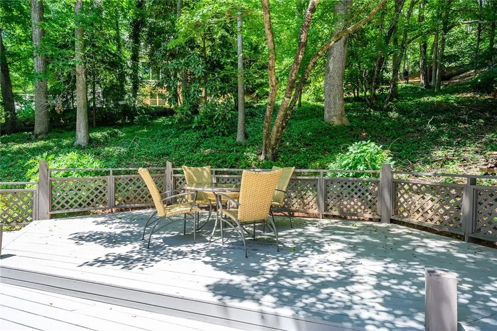 9669 Huntcliff Trace, Sandy Springs, Georgia 30350, 6 Bedrooms Bedrooms, ,4 BathroomsBathrooms,Residential,Sold,9669 Huntcliff Trace,6883425