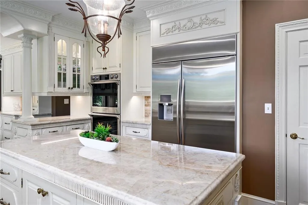 9669 Huntcliff Trace, Sandy Springs, Georgia 30350, 6 Bedrooms Bedrooms, ,4 BathroomsBathrooms,Residential,Sold,9669 Huntcliff Trace,6883425