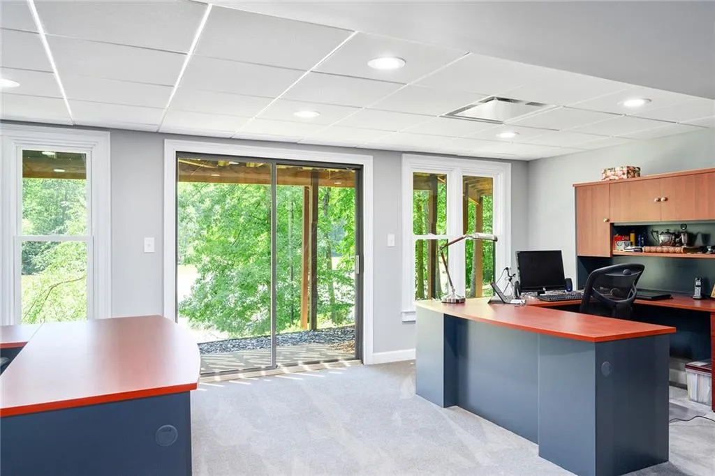 9669 Huntcliff Trace, Sandy Springs, Georgia 30350, 6 Bedrooms Bedrooms, ,4 BathroomsBathrooms,Residential,Sold,9669 Huntcliff Trace,6883425