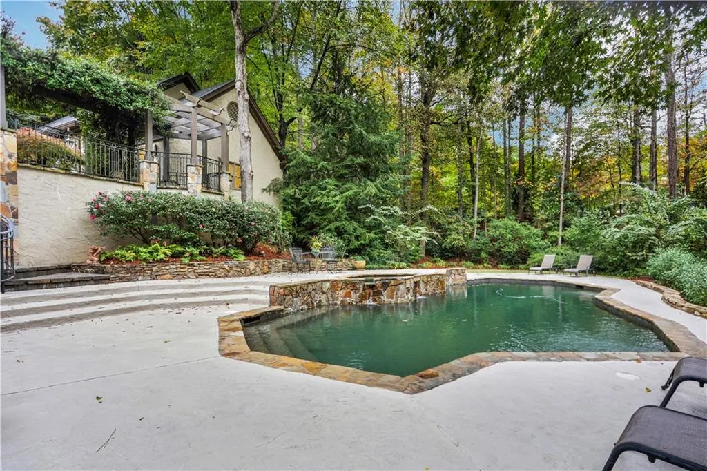840 Powers Lake Drive, Sandy Springs, Georgia 30327, 6 Bedrooms Bedrooms, ,4 BathroomsBathrooms,Residential,Sold,840 Powers Lake Drive,6967329