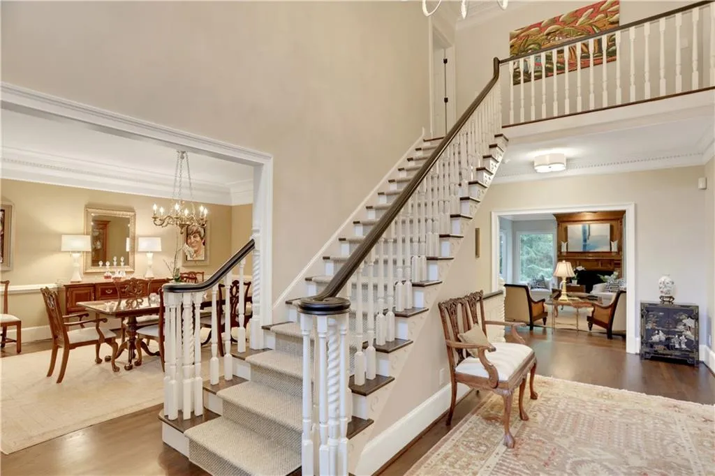 840 Powers Lake Drive, Sandy Springs, Georgia 30327, 6 Bedrooms Bedrooms, ,4 BathroomsBathrooms,Residential,Sold,840 Powers Lake Drive,6967329