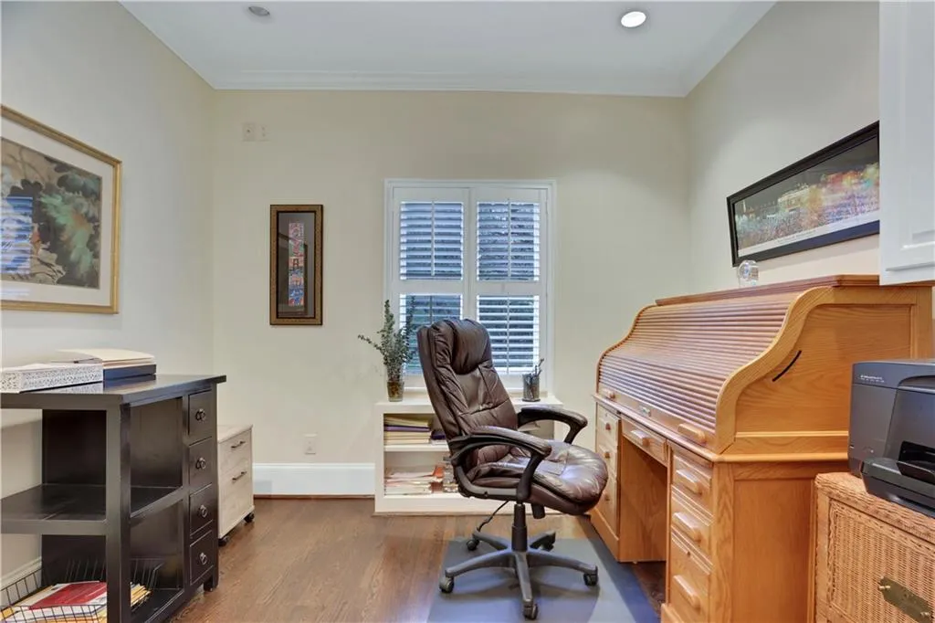 840 Powers Lake Drive, Sandy Springs, Georgia 30327, 6 Bedrooms Bedrooms, ,4 BathroomsBathrooms,Residential,Sold,840 Powers Lake Drive,6967329