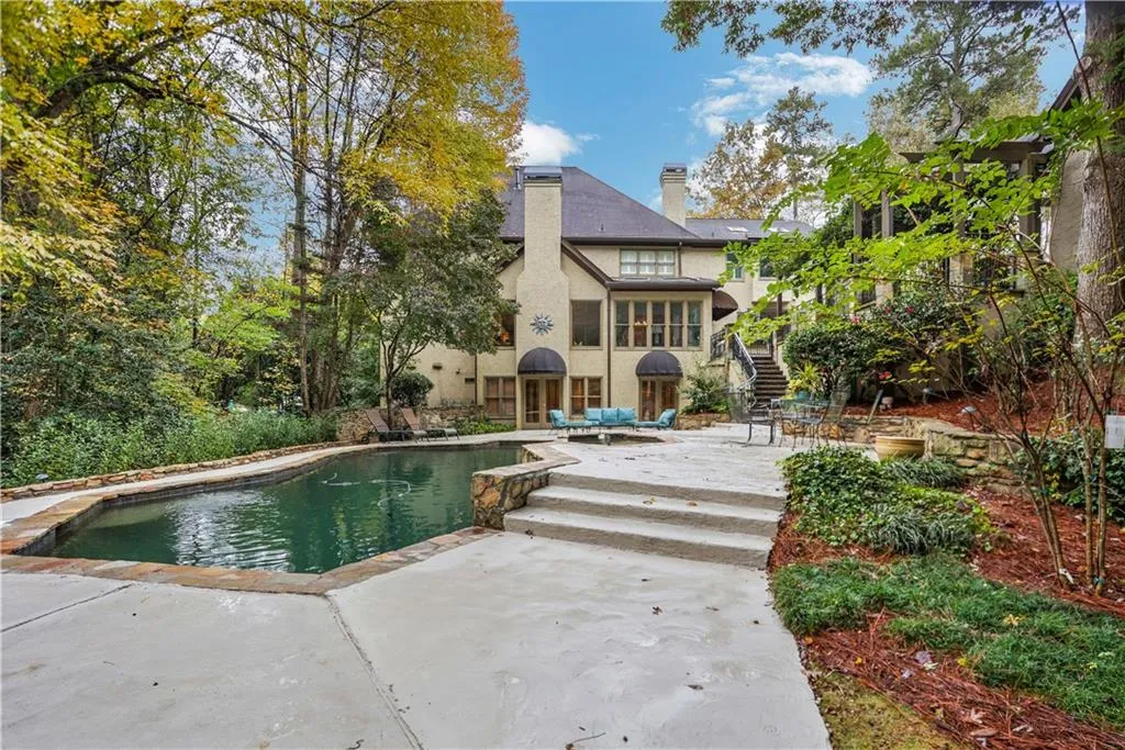 840 Powers Lake Drive, Sandy Springs, Georgia 30327, 6 Bedrooms Bedrooms, ,4 BathroomsBathrooms,Residential,Sold,840 Powers Lake Drive,6967329