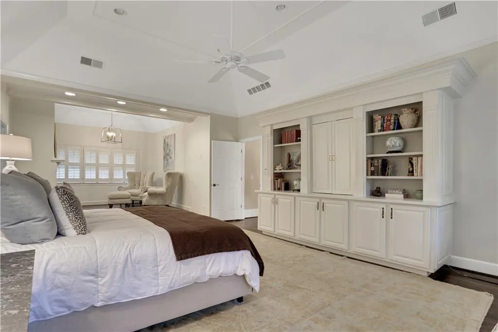 840 Powers Lake Drive, Sandy Springs, Georgia 30327, 6 Bedrooms Bedrooms, ,4 BathroomsBathrooms,Residential,Sold,840 Powers Lake Drive,6967329