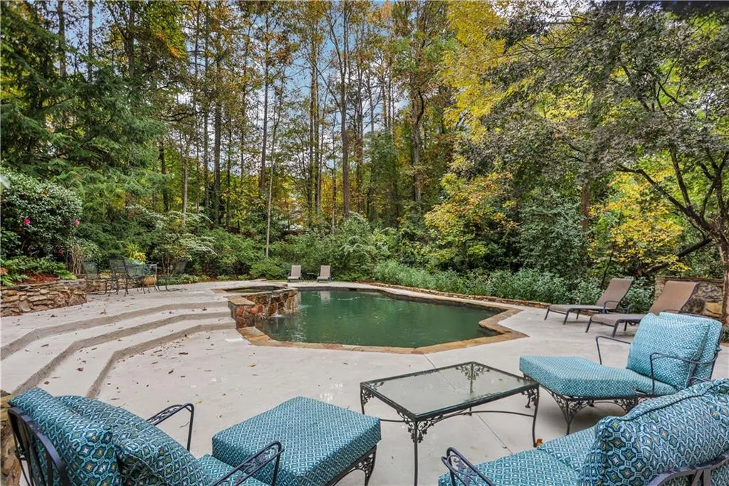 840 Powers Lake Drive, Sandy Springs, Georgia 30327, 6 Bedrooms Bedrooms, ,4 BathroomsBathrooms,Residential,Sold,840 Powers Lake Drive,6967329