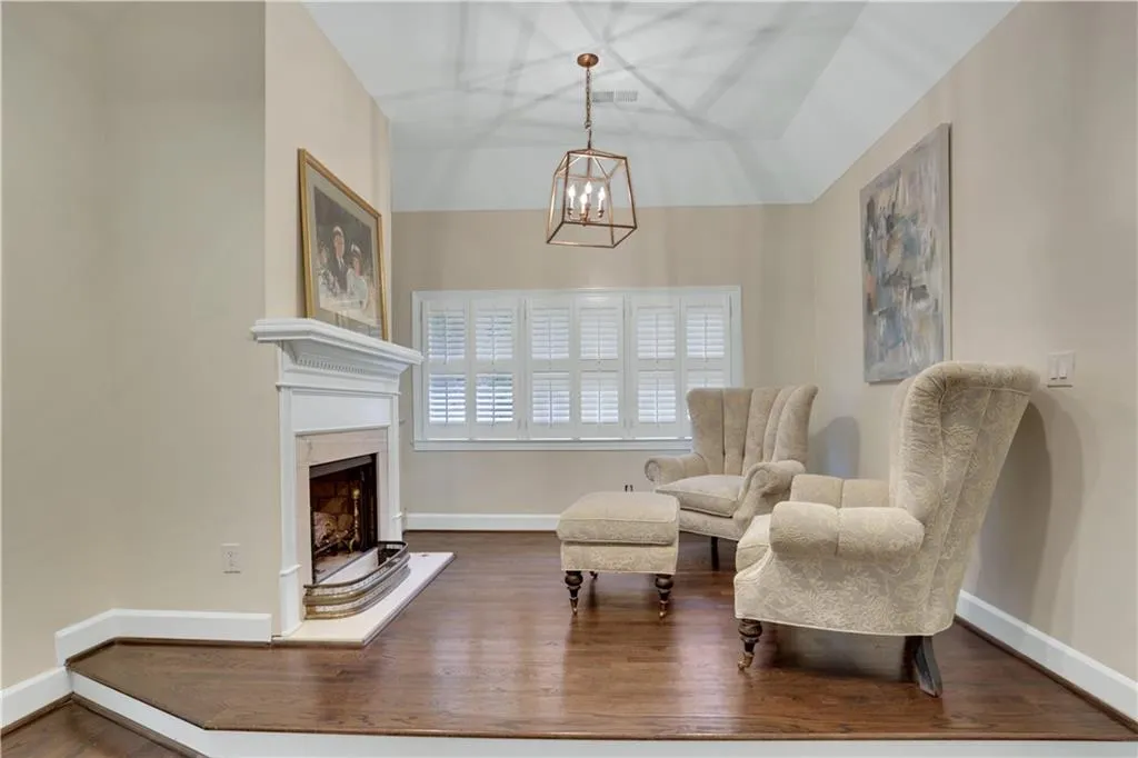 840 Powers Lake Drive, Sandy Springs, Georgia 30327, 6 Bedrooms Bedrooms, ,4 BathroomsBathrooms,Residential,Sold,840 Powers Lake Drive,6967329