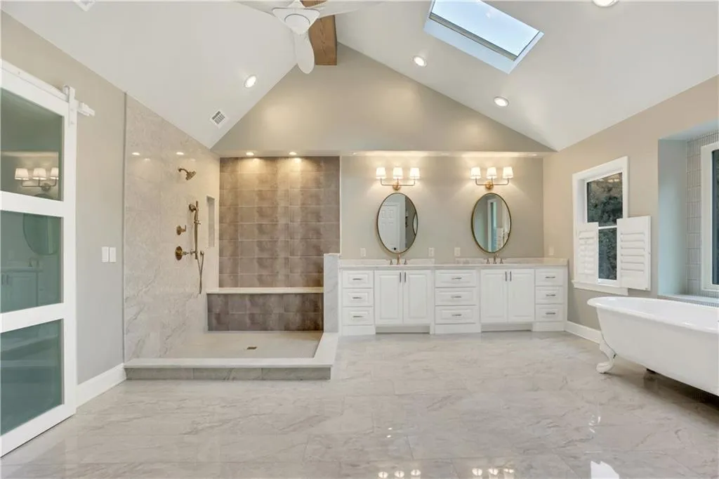 840 Powers Lake Drive, Sandy Springs, Georgia 30327, 6 Bedrooms Bedrooms, ,4 BathroomsBathrooms,Residential,Sold,840 Powers Lake Drive,6967329