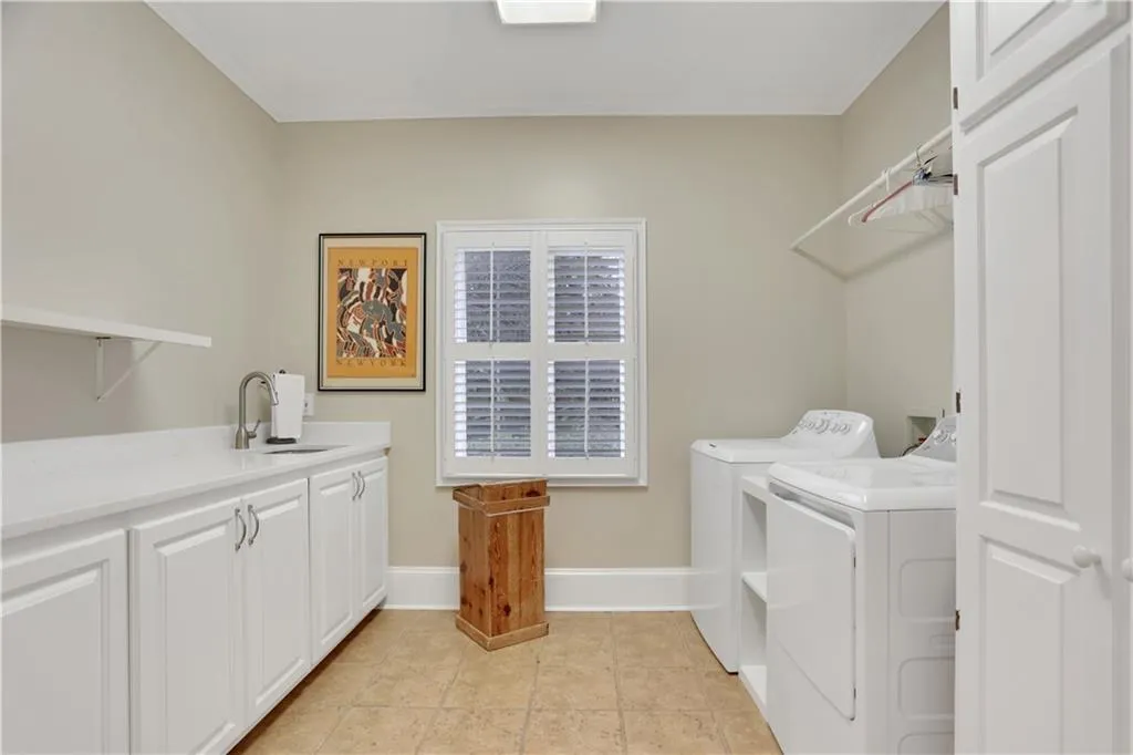 840 Powers Lake Drive, Sandy Springs, Georgia 30327, 6 Bedrooms Bedrooms, ,4 BathroomsBathrooms,Residential,Sold,840 Powers Lake Drive,6967329
