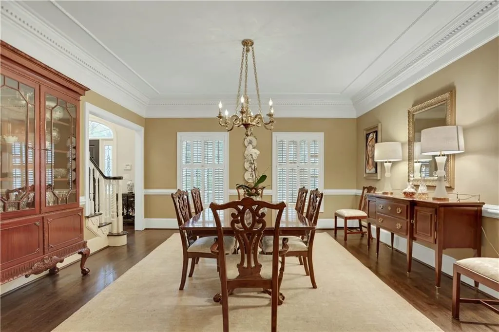 840 Powers Lake Drive, Sandy Springs, Georgia 30327, 6 Bedrooms Bedrooms, ,4 BathroomsBathrooms,Residential,Sold,840 Powers Lake Drive,6967329