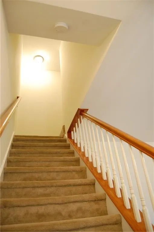 1303 Brighton Point, Sandy Springs, Georgia 30328, 3 Bedrooms Bedrooms, ,2 BathroomsBathrooms,Residential,Sold,1303 Brighton Point,6068670