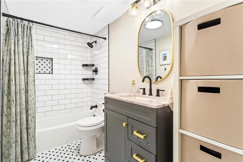 1150 Collier Road Nw Unit A10, Atlanta, Georgia 30318, 1 Bedroom Bedrooms, 0 ,1 BathroomBathrooms,Residential,For Sale,1150 Collier Road Nw Unit A10,7715863