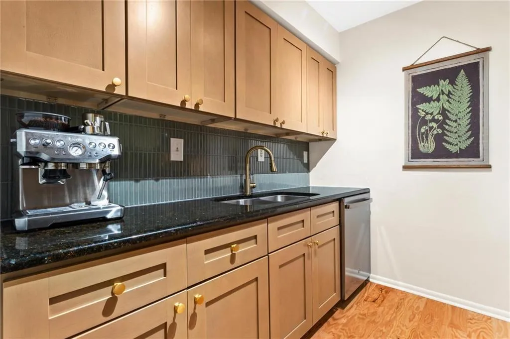 1150 Collier Road Nw Unit A10, Atlanta, Georgia 30318, 1 Bedroom Bedrooms, 0 ,1 BathroomBathrooms,Residential,For Sale,1150 Collier Road Nw Unit A10,7715863