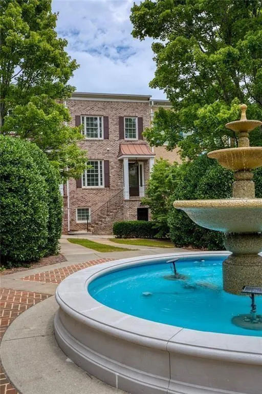956 Persimmon Point Ne, Sandy Springs, Georgia 30328, 3 Bedrooms Bedrooms, ,2 BathroomsBathrooms,Residential,For Sale,956 Persimmon Point Ne,7631717