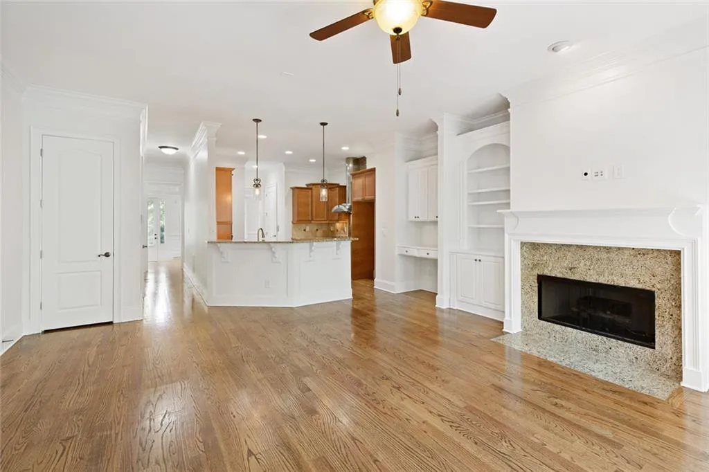 956 Persimmon Point Ne, Sandy Springs, Georgia 30328, 3 Bedrooms Bedrooms, ,2 BathroomsBathrooms,Residential,For Sale,956 Persimmon Point Ne,7631717
