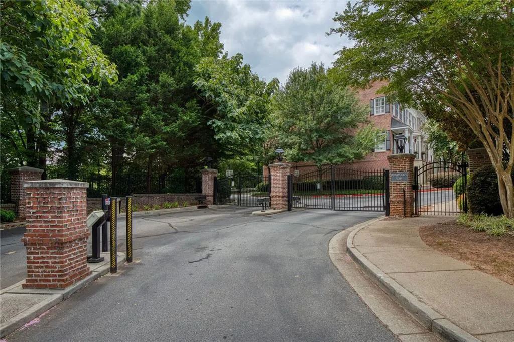 Lovely gated community of Dunwoody row.