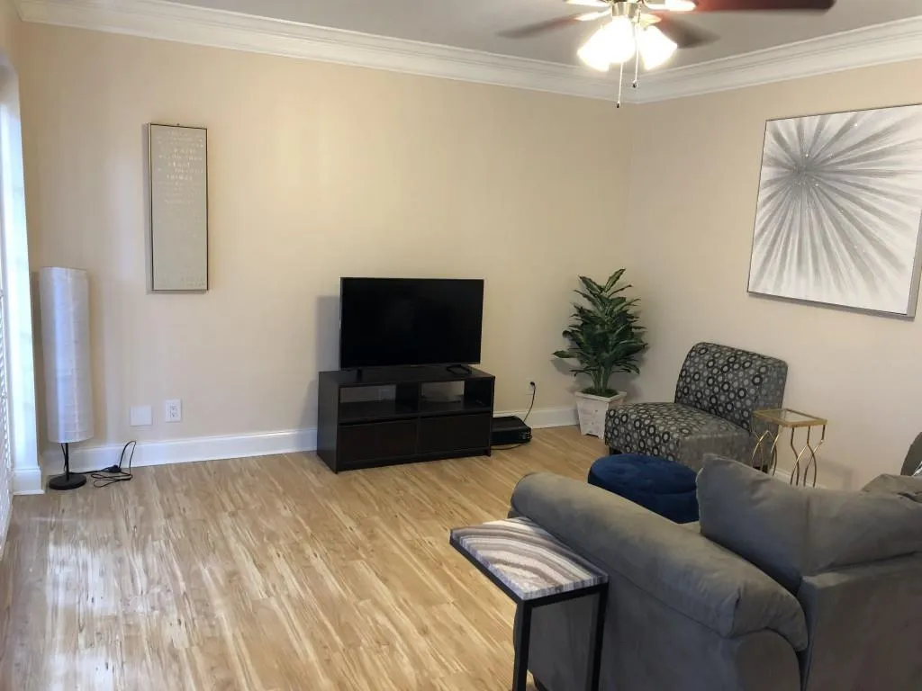 6980 Roswell Road Unit B11, Atlanta, Georgia 30328, 1 Bedroom Bedrooms, ,1 BathroomBathrooms,Residential,Sold,6980 Roswell Road Unit B11,6020954