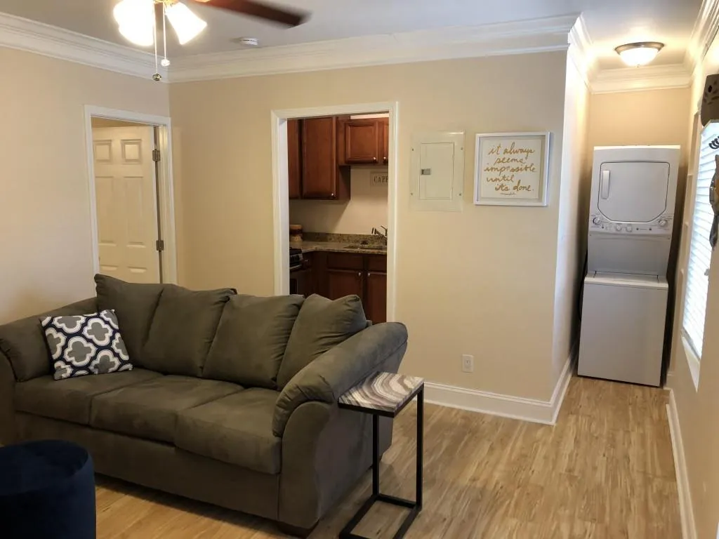 6980 Roswell Road Unit B11, Atlanta, Georgia 30328, 1 Bedroom Bedrooms, ,1 BathroomBathrooms,Residential,Sold,6980 Roswell Road Unit B11,6020954