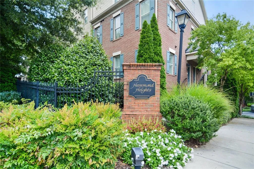 234 Le Gran Bend, Sandy Springs, Georgia 30328, 3 Bedrooms Bedrooms, ,2 BathroomsBathrooms,Residential,Sold,234 Le Gran Bend,6811109