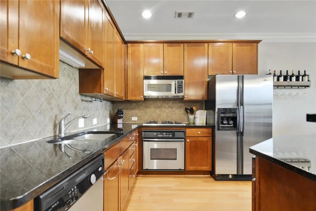 234 Le Gran Bend, Sandy Springs, Georgia 30328, 3 Bedrooms Bedrooms, ,2 BathroomsBathrooms,Residential,Sold,234 Le Gran Bend,6811109