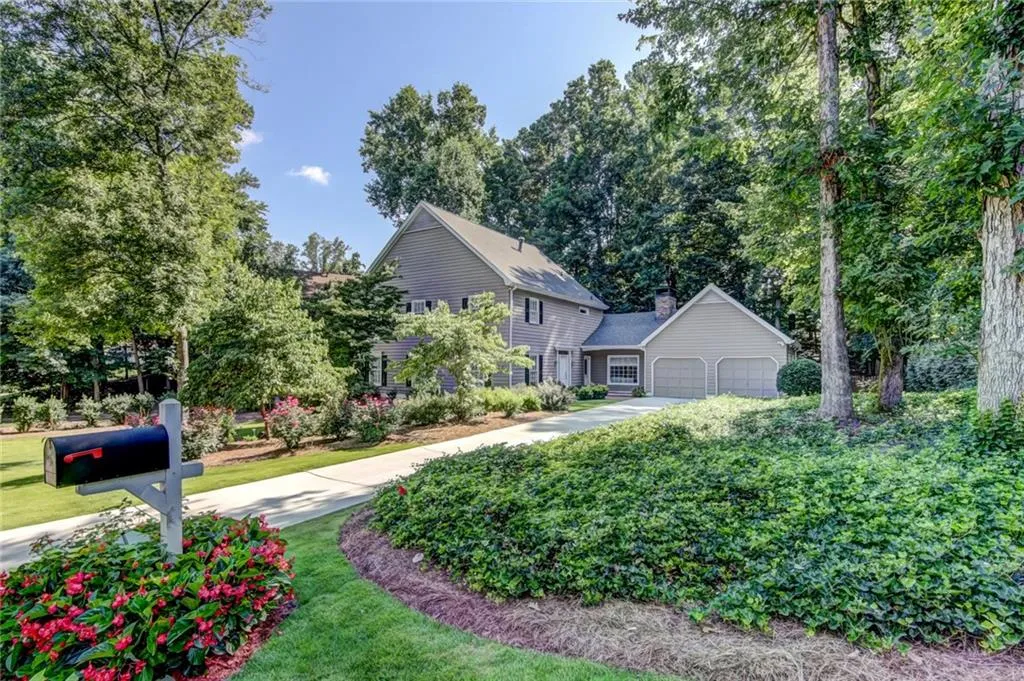250 Amherst Court, Sandy Springs, Georgia 30328, 4 Bedrooms Bedrooms, ,2 BathroomsBathrooms,Residential,Sold,250 Amherst Court,6092158