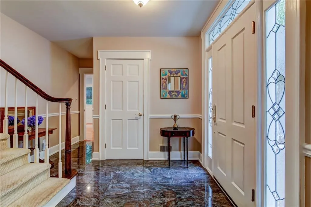 250 Amherst Court, Sandy Springs, Georgia 30328, 4 Bedrooms Bedrooms, ,2 BathroomsBathrooms,Residential,Sold,250 Amherst Court,6092158
