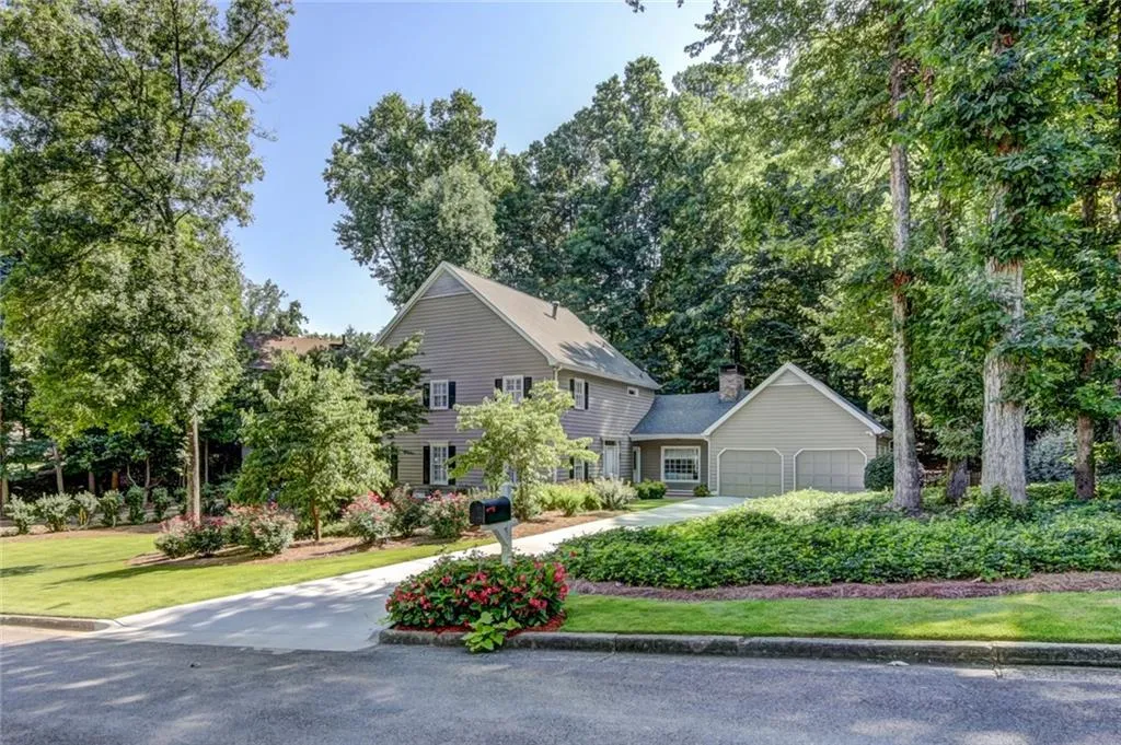 250 Amherst Court, Sandy Springs, Georgia 30328, 4 Bedrooms Bedrooms, ,2 BathroomsBathrooms,Residential,Sold,250 Amherst Court,6092158
