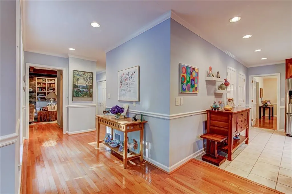 250 Amherst Court, Sandy Springs, Georgia 30328, 4 Bedrooms Bedrooms, ,2 BathroomsBathrooms,Residential,Sold,250 Amherst Court,6092158