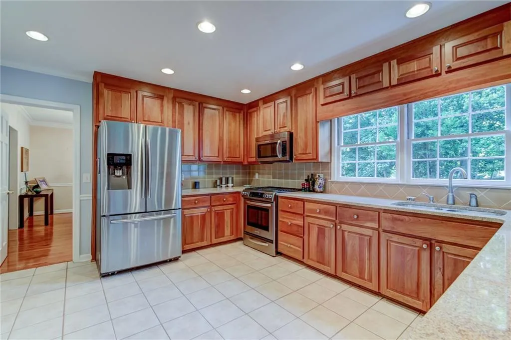 250 Amherst Court, Sandy Springs, Georgia 30328, 4 Bedrooms Bedrooms, ,2 BathroomsBathrooms,Residential,Sold,250 Amherst Court,6092158