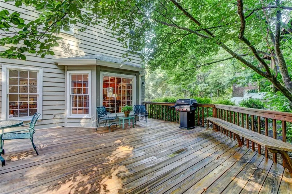 250 Amherst Court, Sandy Springs, Georgia 30328, 4 Bedrooms Bedrooms, ,2 BathroomsBathrooms,Residential,Sold,250 Amherst Court,6092158