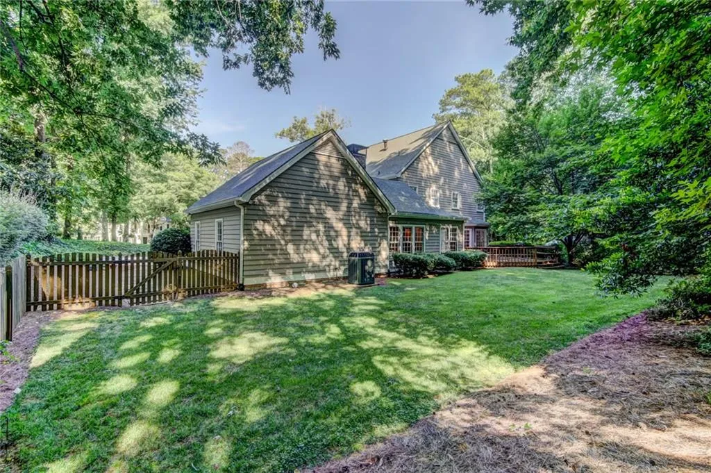 250 Amherst Court, Sandy Springs, Georgia 30328, 4 Bedrooms Bedrooms, ,2 BathroomsBathrooms,Residential,Sold,250 Amherst Court,6092158