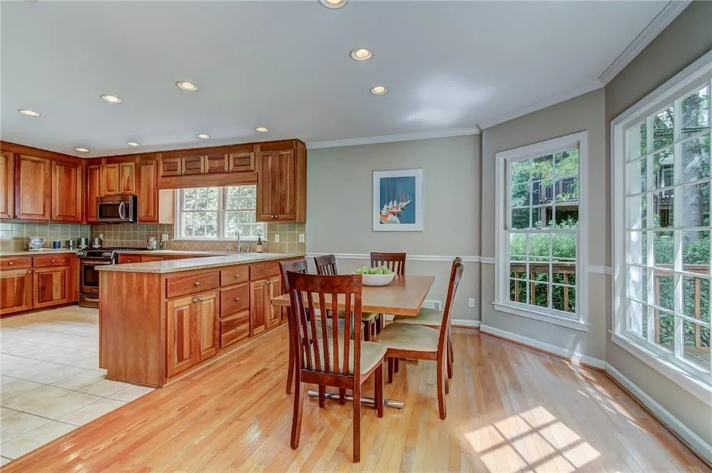 250 Amherst Court, Sandy Springs, Georgia 30328, 4 Bedrooms Bedrooms, ,2 BathroomsBathrooms,Residential,Sold,250 Amherst Court,6092158