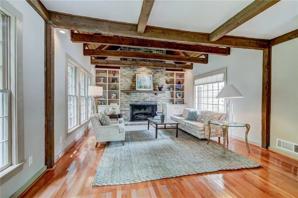 250 Amherst Court, Sandy Springs, Georgia 30328, 4 Bedrooms Bedrooms, ,2 BathroomsBathrooms,Residential,Sold,250 Amherst Court,6092158