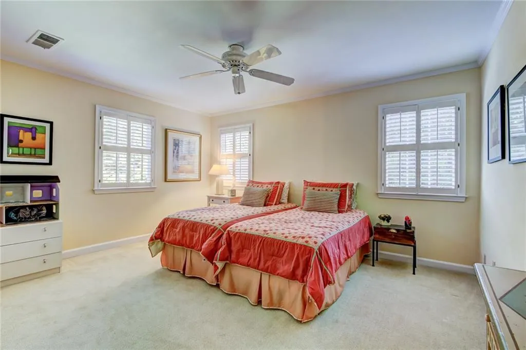 250 Amherst Court, Sandy Springs, Georgia 30328, 4 Bedrooms Bedrooms, ,2 BathroomsBathrooms,Residential,Sold,250 Amherst Court,6092158