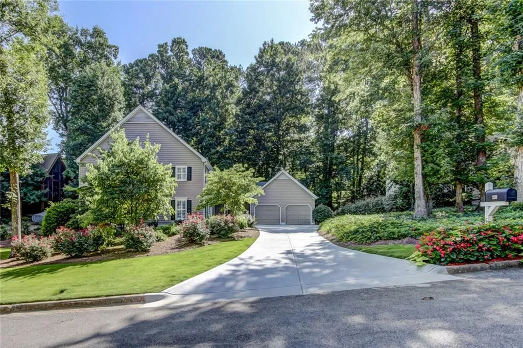 250 Amherst Court, Sandy Springs, Georgia 30328, 4 Bedrooms Bedrooms, ,2 BathroomsBathrooms,Residential,Sold,250 Amherst Court,6092158