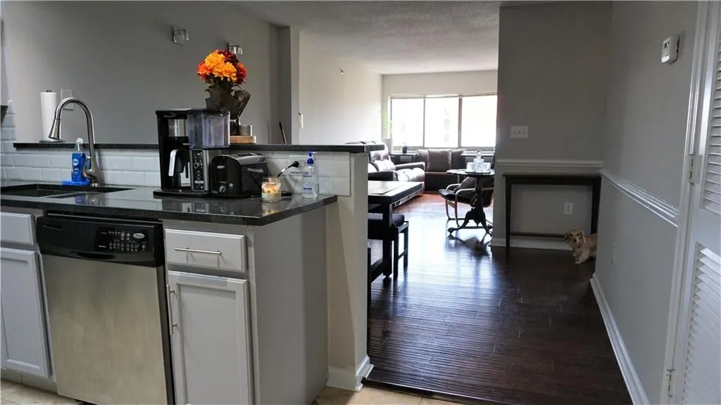 795 Hammond Drive Unit 601, Atlanta, Georgia 30328, 2 Bedrooms Bedrooms, ,1 BathroomBathrooms,Residential,Sold,795 Hammond Drive Unit 601,7049311