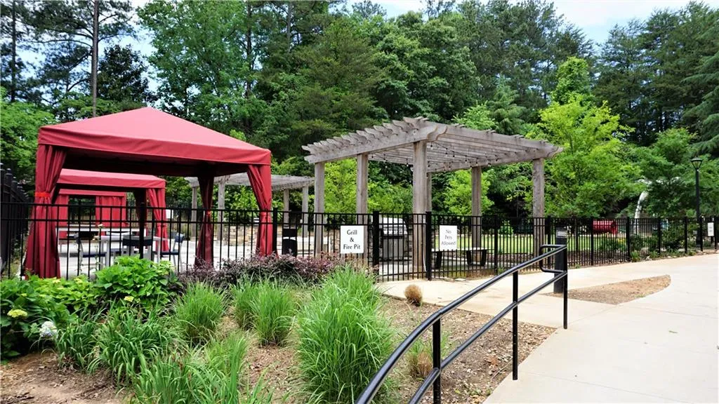 795 Hammond Drive Unit 601, Atlanta, Georgia 30328, 2 Bedrooms Bedrooms, ,1 BathroomBathrooms,Residential,Sold,795 Hammond Drive Unit 601,7049311